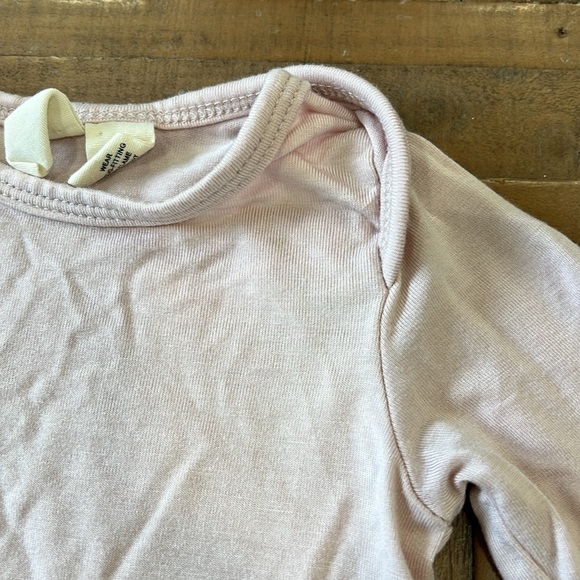 Kyte Baby pale pink bamboo long sleeve shirt - Picture 3 of 7